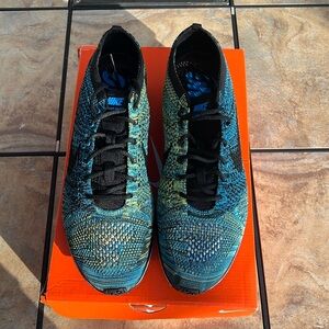 DS Men’s Nike Flyknit Racer size 13